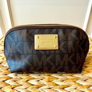 MICHAEL KORS Signature Brown Logo Cosmetic Case